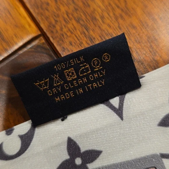 LV Logo Bag Or Hair Scarf - Picture 6 of 6